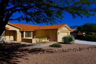 933 E Royal Ridge Dr, Oro Valley, AZ 85755 - photo 2