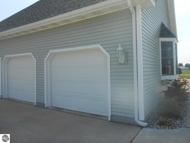 3774 Digwaagi Ln, Mount Pleasant, MI 48858 - photo 6