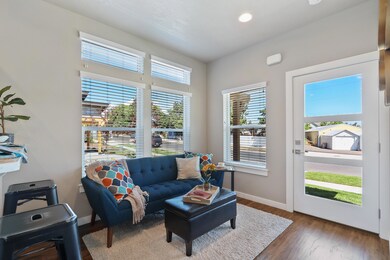 Aspen - Living Room 2