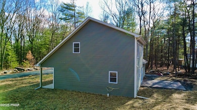 141 Cahoonzie Rd, Shohola, PA 18458 - photo 7