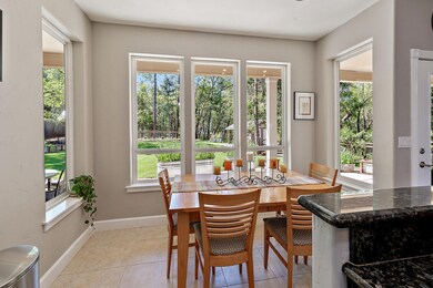 Dinette with Back yard views!