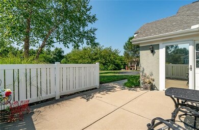 7155 Meadowsweet Ln, Shawnee, KS 66227 - photo 4