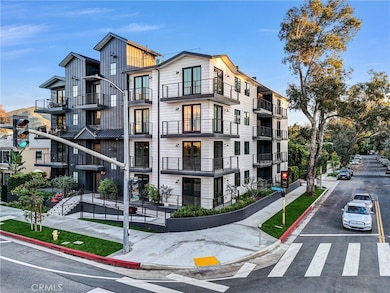 10352 Riverside Dr unit 102, Los Angeles, CA 91602 - photo 2