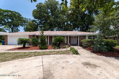 1005 Parkridge Cir E, Jacksonville, FL 32211 - photo 3