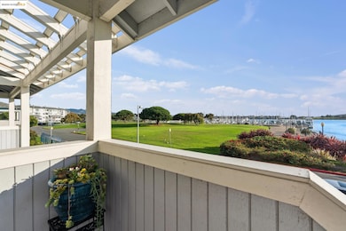 184 Schooner Ct, Richmond, CA 94804 - photo 2