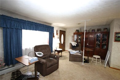 Massive Living Room w/ Door to 12x6 Covered Front 