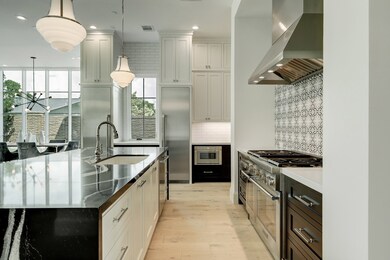 7902 N Villa Ct, Houston, TX 77055 - photo 7