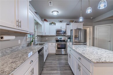 611 Captain Hopkins St, Prairie Grove, AR 72753 - photo 4