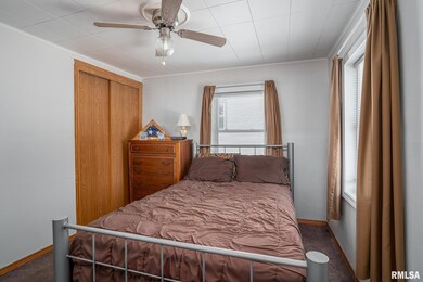 2317 46th St, Moline, IL 61265 - photo 4