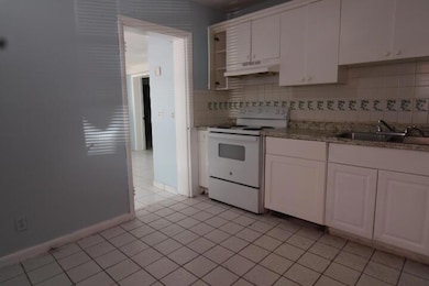 578 W 2nd St, Riviera Beach, FL 33404 - photo 3