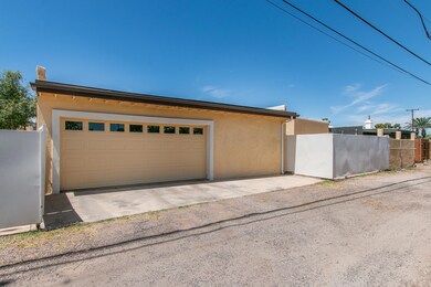 2) 2C GARAGE+RV PARKING