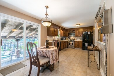 23 Colemore St, Feeding Hills, MA 01030 - photo 5