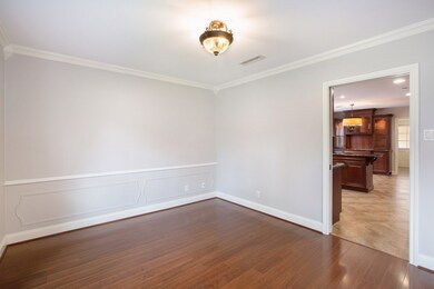 10106 Pine Forest Rd, Houston, TX 77042 - photo 5