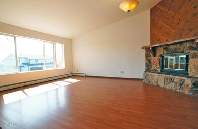 Unit1LivingRoom (2)