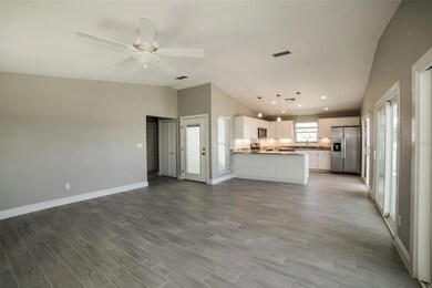 8601 E Bay Dr unit 3, Treasure Island, FL 33706 - photo 7