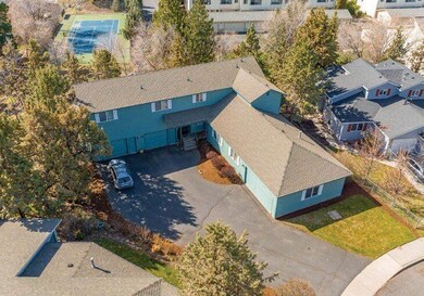 1073 NE Hidden Valley Dr, Bend, OR 97701 - photo 3