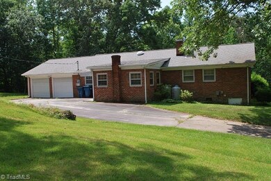 3822 Bramblewood Dr, Greensboro, NC 27407 - photo 7