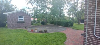 208 Brown St, Berea, KY 40403 - photo 6
