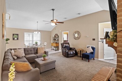 2704 Mockingbird Dr, Alvin, TX 77511 - photo 4