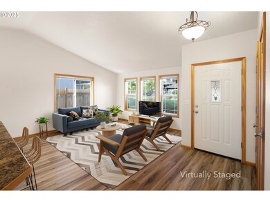 586 Creswood Loop, Creswell, OR 97426 - photo 5