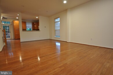 20814 Gaelic Ct, Germantown, MD 20874 - photo 2