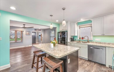 541 N Westlawn Ave, Aurora, IL 60506 - photo 7