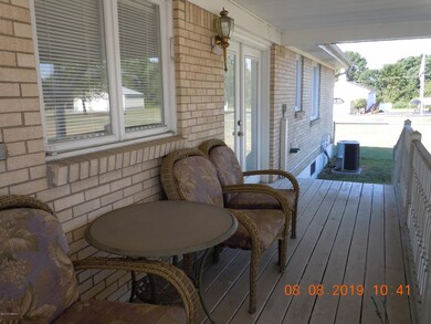 5607 E Manslick Rd, Louisville, KY 40219 - photo 3