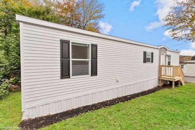 55 Sugar St unit 4, Newtown, CT 06470 - photo 2