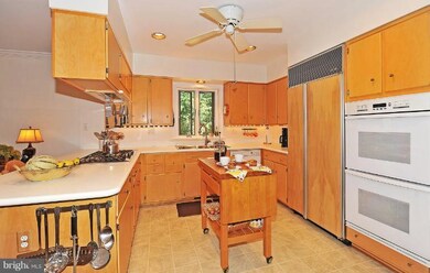 1910 Windmill Ln, Alexandria, VA 22307 - photo 4