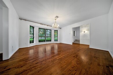 1039 Chamboard Ln, Houston, TX 77018 - photo 7