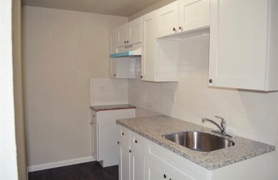 1020 Dewalt St, Houston, TX 77088 - photo 7