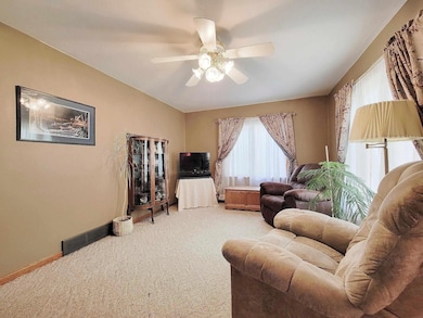 1526 Lilac Ln, Cedar Falls, IA 50613 - photo 5