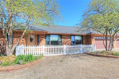 2532 SE Vicksburg St, Bartlesville, OK 74006 - photo 2
