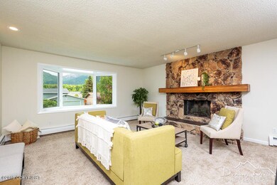 Living Room-20190612-46312