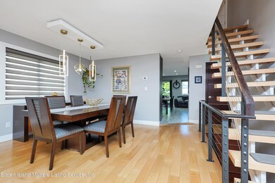 290 Merrymount St, Staten Island, NY 10314 - photo 5