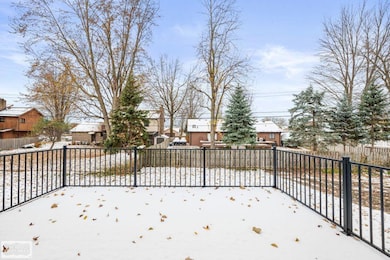 39105 Chart St, Harrison Township, MI 48045 - photo 5