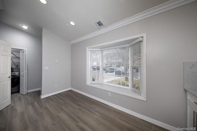 109 Village Green Dr unit 109, Port Jefferson Station, NY 11776 - photo 4