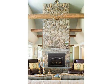 Family Room. Maeve s Way portfolio