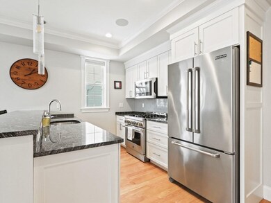 37 Mercer St unit 4, Boston, MA 02127 - photo 3