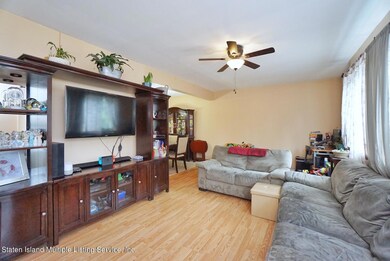 525 Willow Rd E unit 1, Staten Island, NY 10314 - photo 3