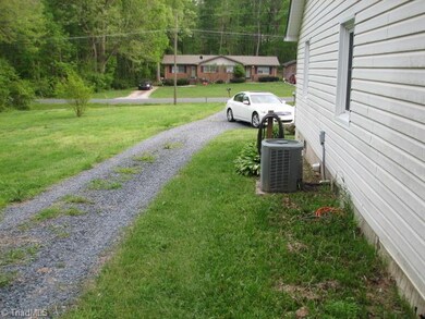 604 Friendly Acres Rd, Asheboro, NC 27205 - photo 6