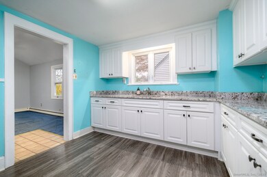 279 Knapps Hwy, Fairfield, CT 06825 - photo 5