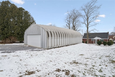 221 Hawthorne St, Johnstown, PA 15904 - photo 4