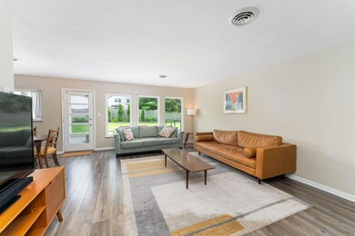 205 Meadowlark Ln, Columbus, OH 43214 - photo 5