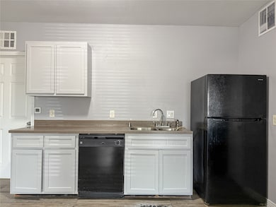 Kitchen Appliances Included