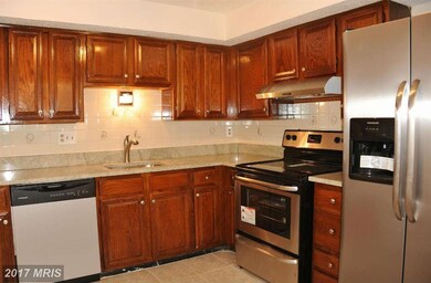 8675 Rising Creek Ct, Springfield, VA 22153 - photo 7