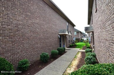 7818 Grand Cascade Dr unit 2602, Louisville, KY 40228 - photo 6