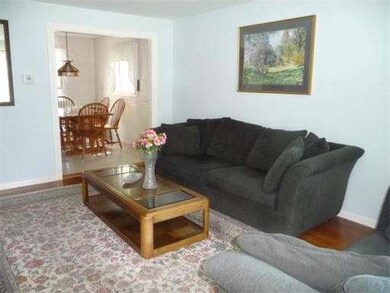 10 Robin Cir, Medway, MA 02053 - photo 2