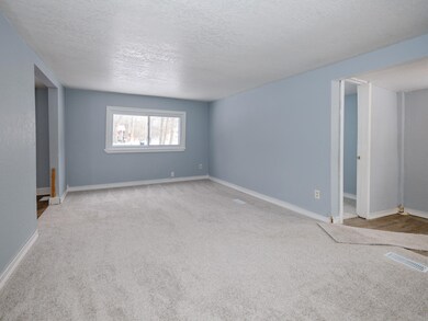 6151 Abbey-104