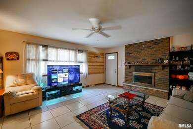 1808 Center St, Pekin, IL 61554 - photo 5